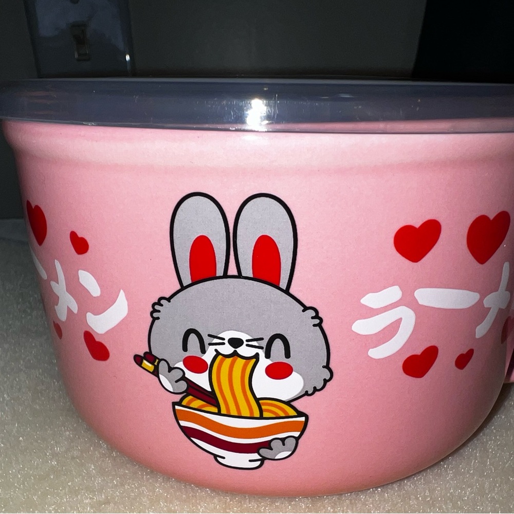 Maruchan ceramic ramen bowl with sealable lid